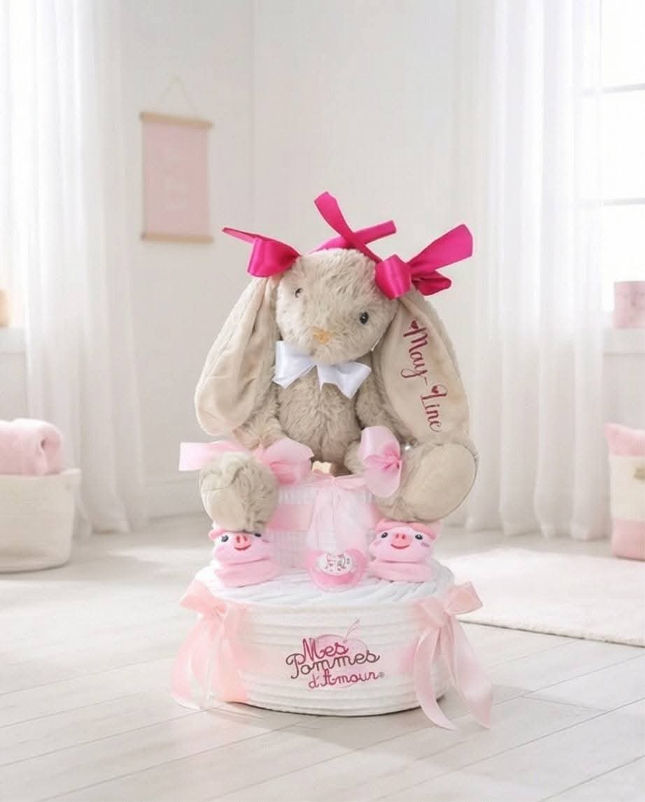 Gâteau de couches fille lapin peluche personnalisé