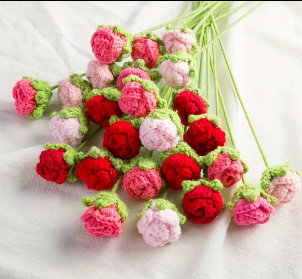 Rose rouge tricotée pour création