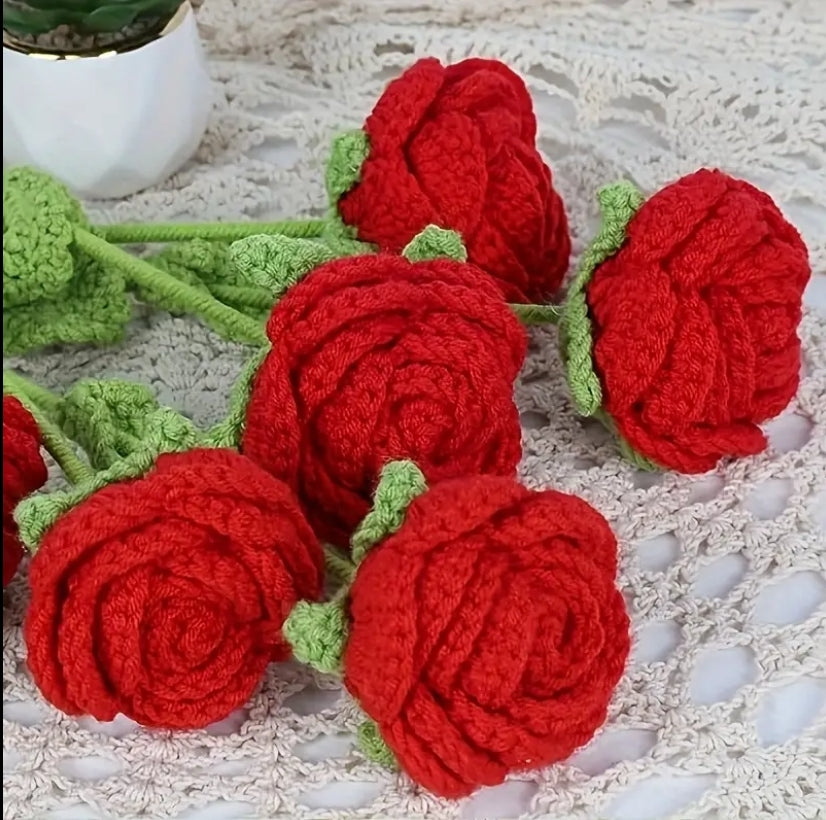 Rose rouge tricotée pour création