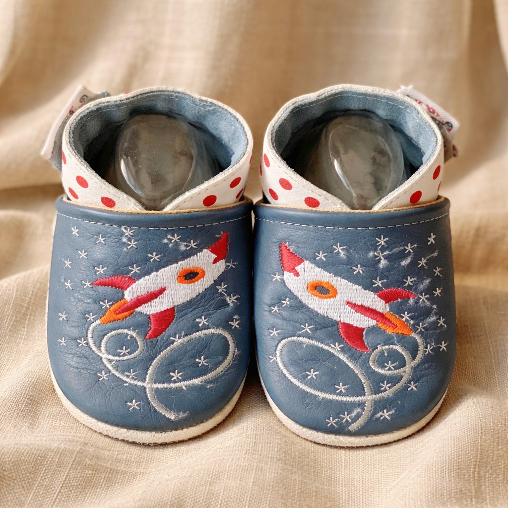 Chaussons cuir garçon fusée pour un style unique et confort optimal - Mes Pommes D'Amour Cadeaux naissance